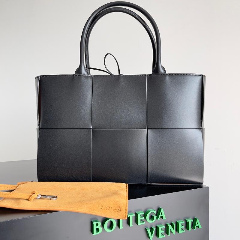 Bottega Veneta Handbags 609175 Plain Black with Brown